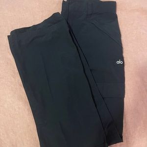 ALO YOGA - The Edge Trousers in Black / ALO YOGA Pants